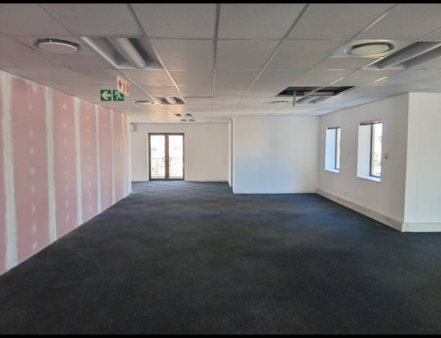 513M² OFFICE TO LET IN BRYANSTON